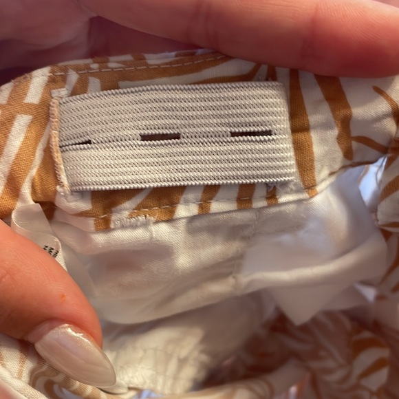 Janie and Jack 3T shorts with a orange palm tree leaf desighn - Picture 7 of 7